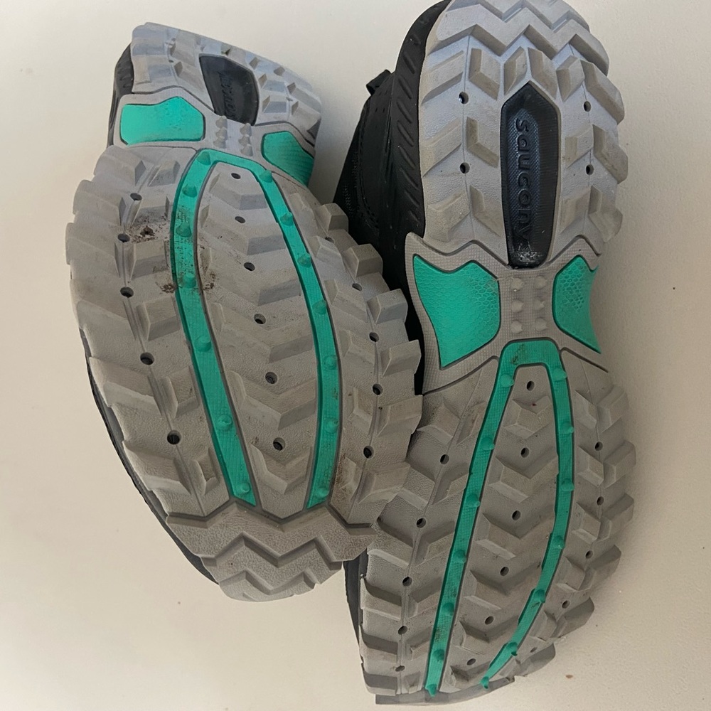 Saucony women Gore-Tex gym shoes - Picture 1 of 4